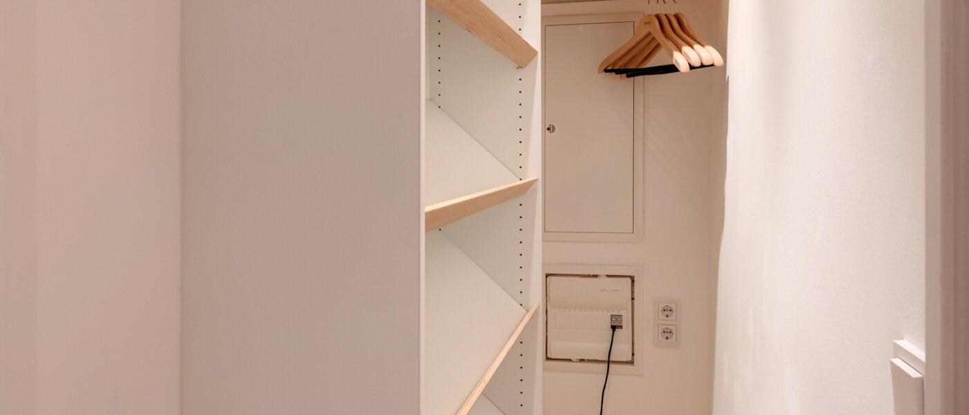 appartement style maisonnette München Altbogenhausen 01 Penderie intégrée 13706