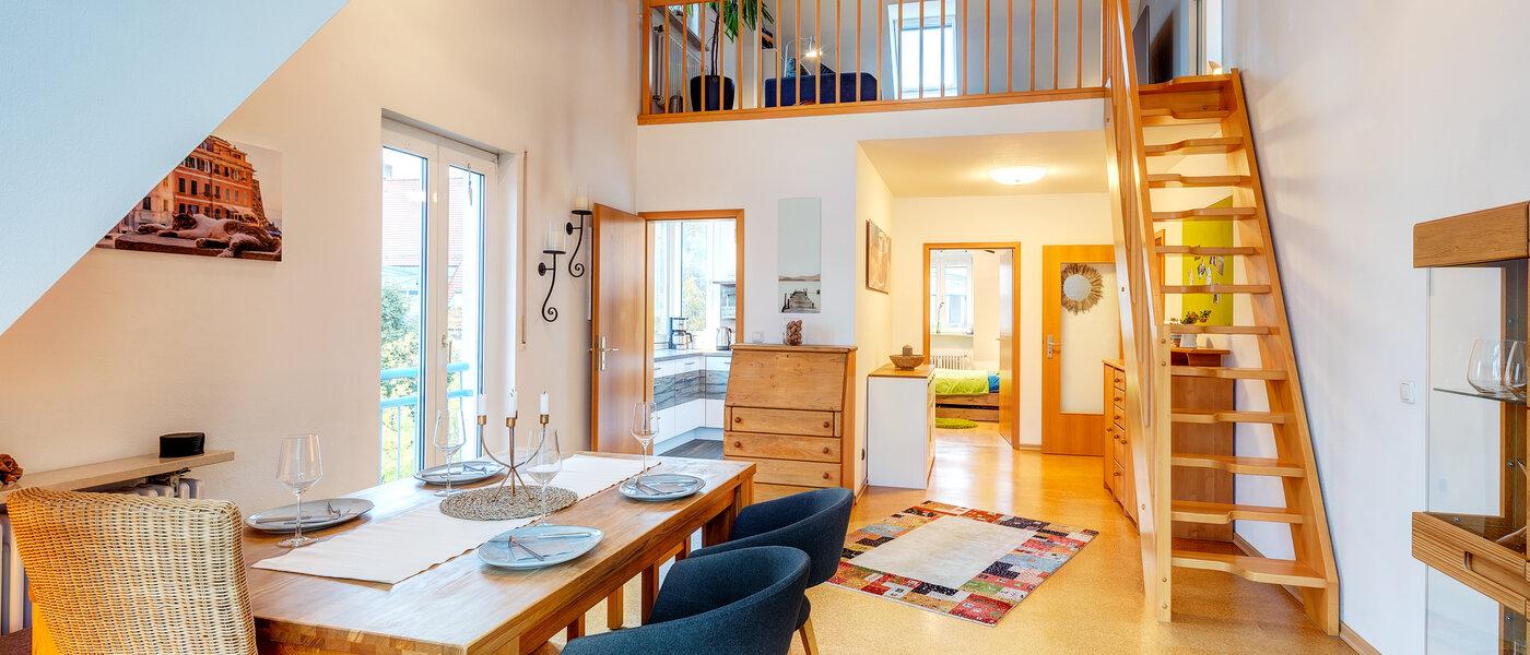 appartement style maisonnette avec mezzanine Karlsfeld 01 salle à manger 13717