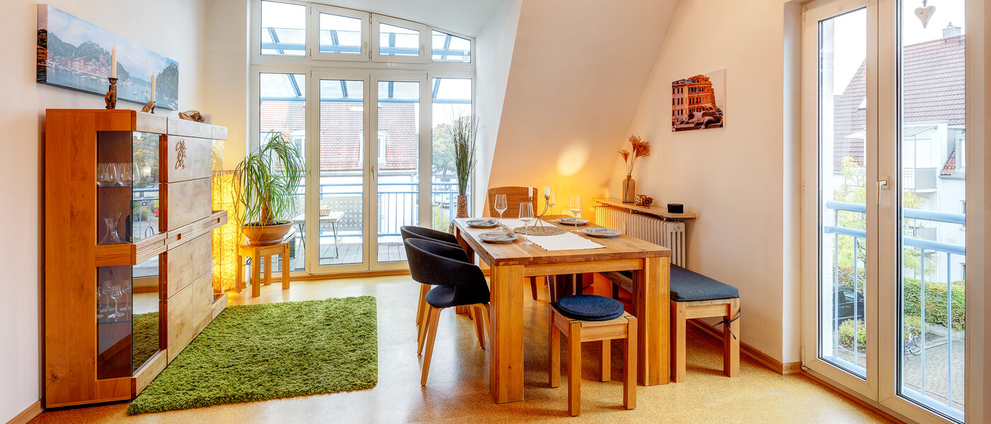 appartement style maisonnette avec mezzanine Karlsfeld 02 salle à manger 13717