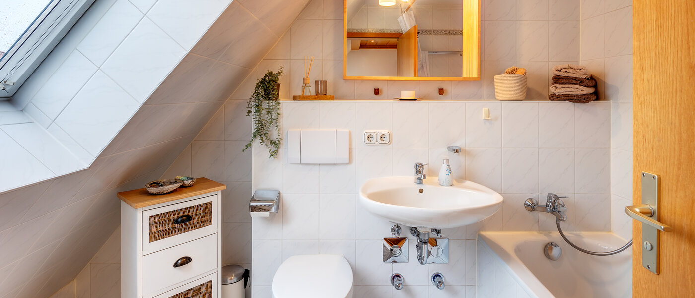 appartement style maisonnette avec mezzanine Karlsfeld 01 1ère salle de bain 13717