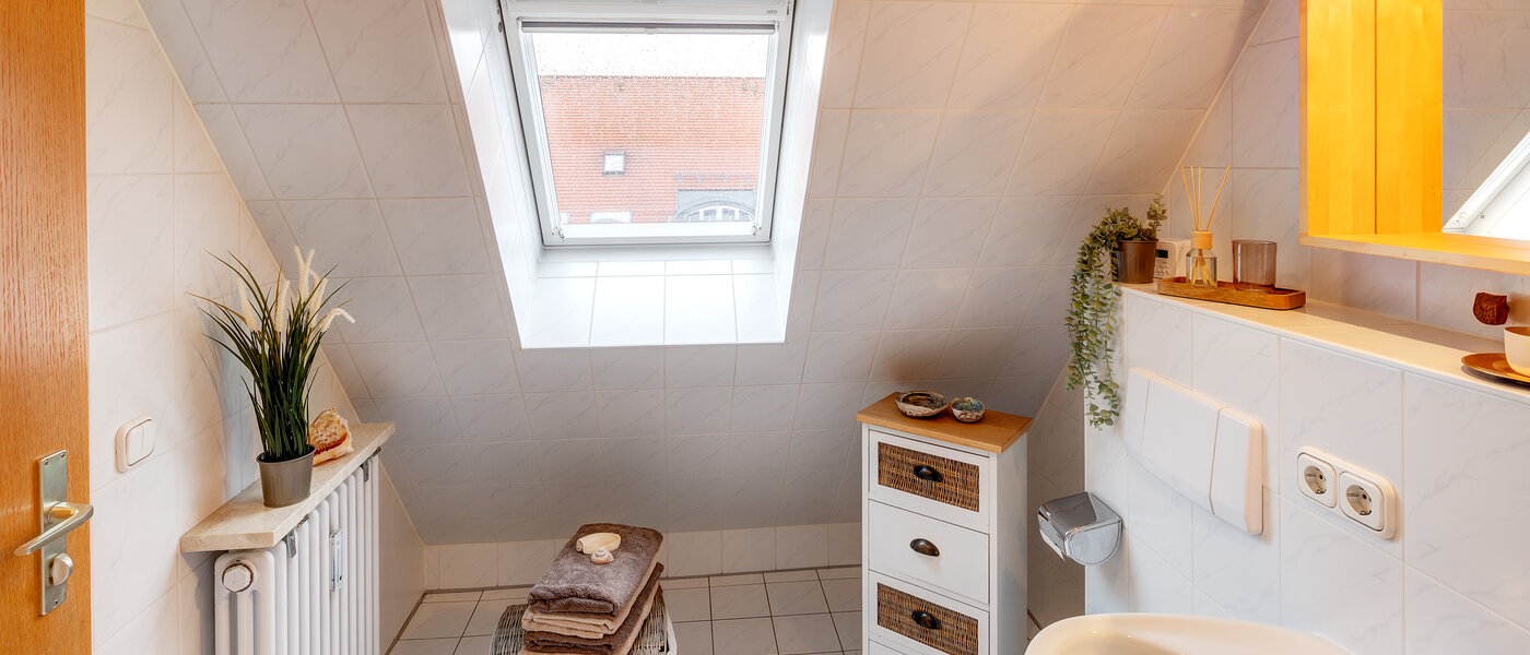 appartement style maisonnette avec mezzanine Karlsfeld 03 1ère salle de bain 13717