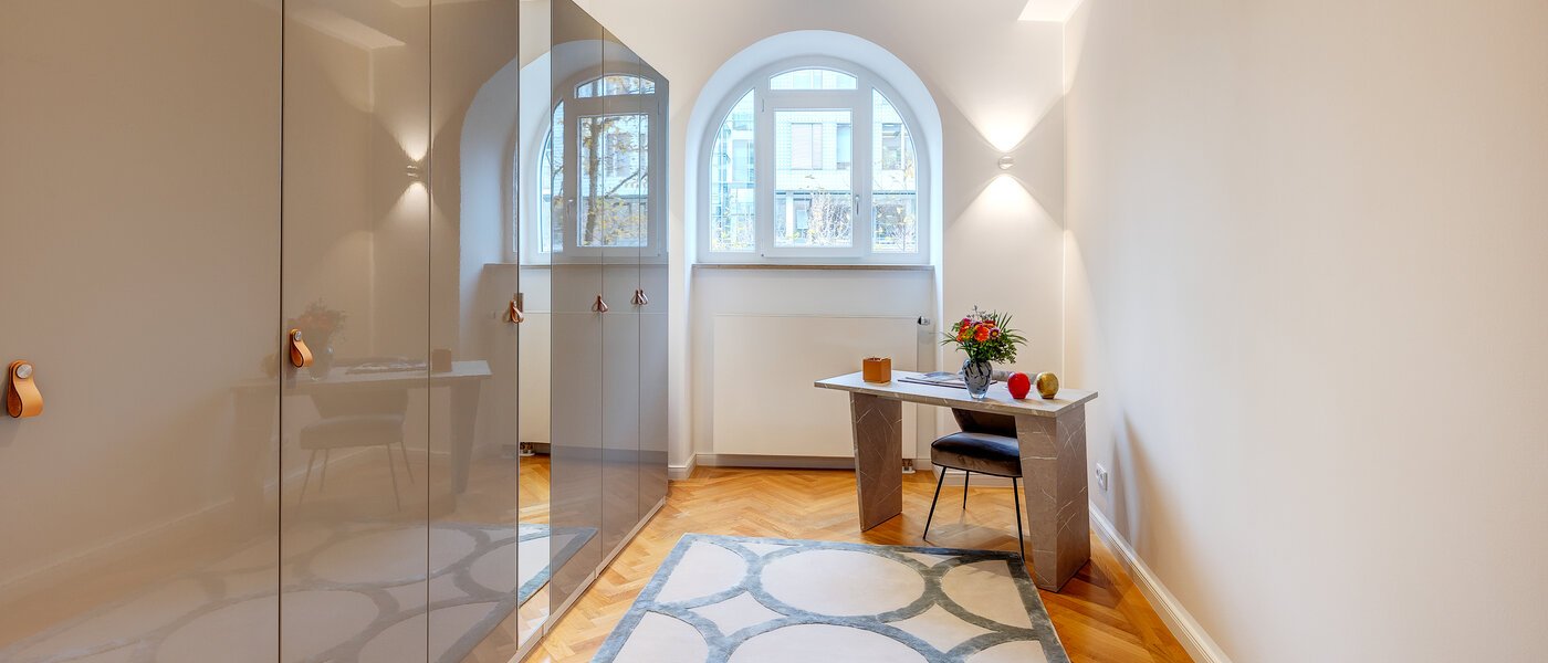 appartement München Schwanthalerhöhe 01 dressing 13745