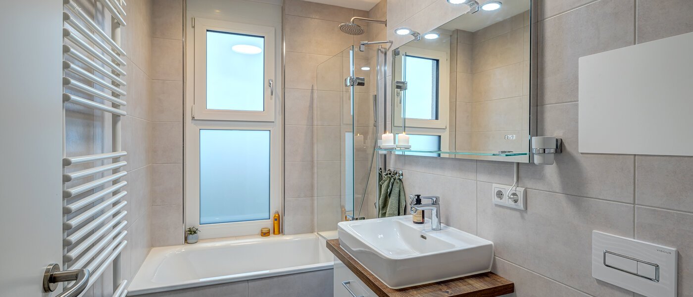 appartement avec terrasse sur le toit München Neuaubing 01 salle de bain 13783