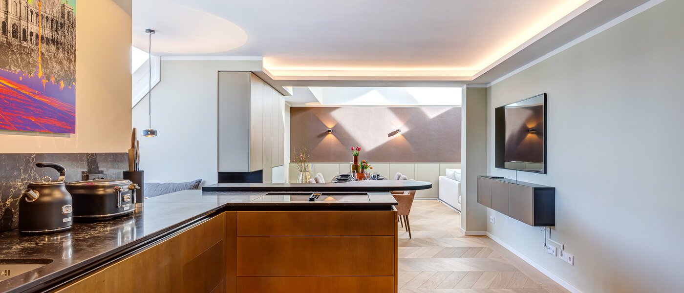 appartement style maisonnette avec mezzanine München Altstadt 03 cuisine 13841