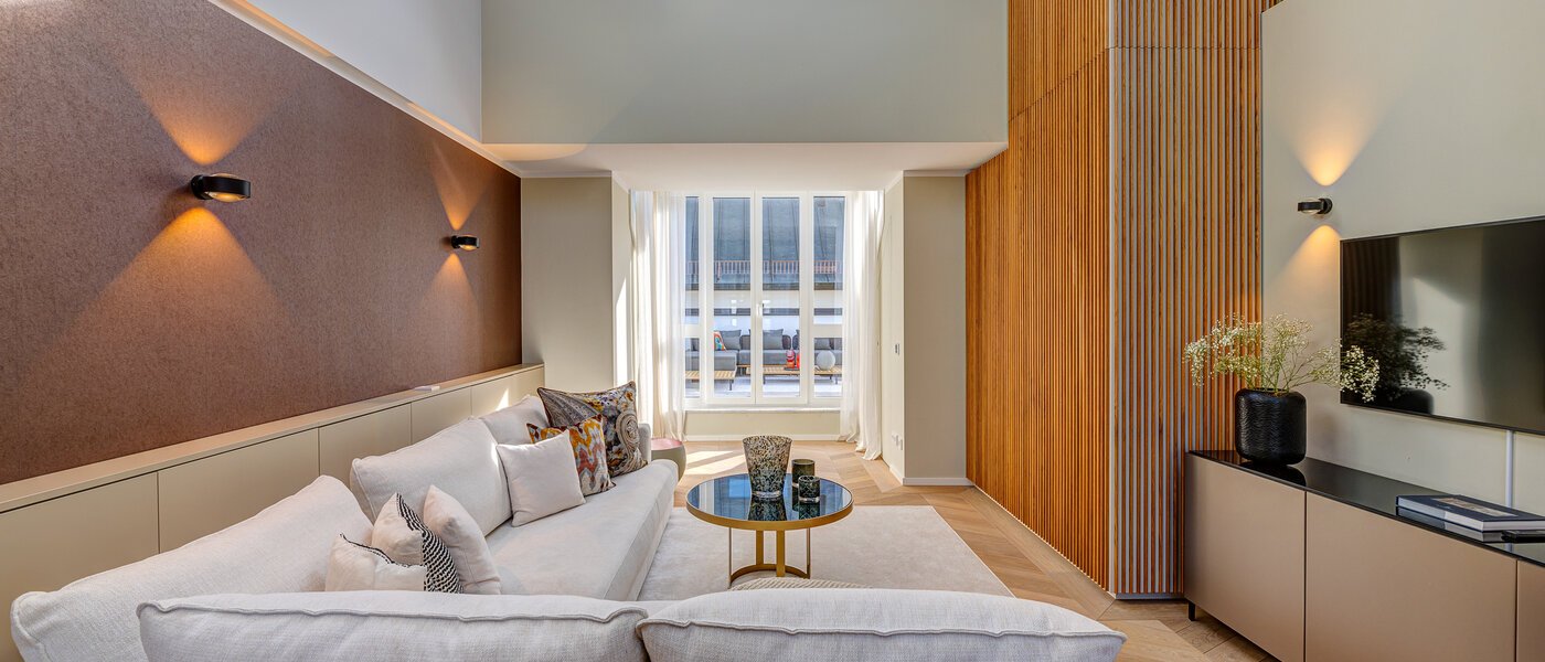 appartement style maisonnette avec mezzanine München Altstadt 03 pièce à vivre 13841