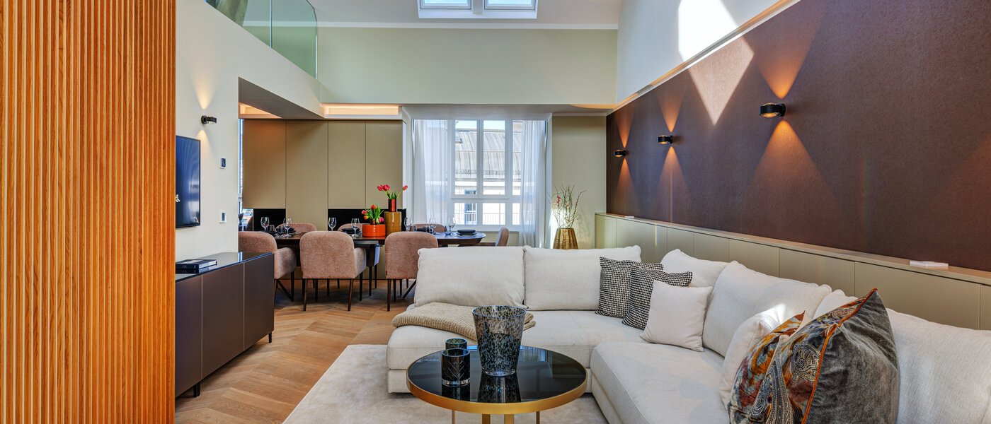 appartement style maisonnette avec mezzanine München Altstadt 05 pièce à vivre 13841