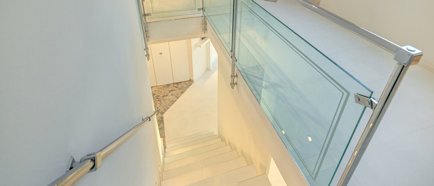 appartement style maisonnette avec mezzanine München Bogenhausen 05 entrée/couloir 13849