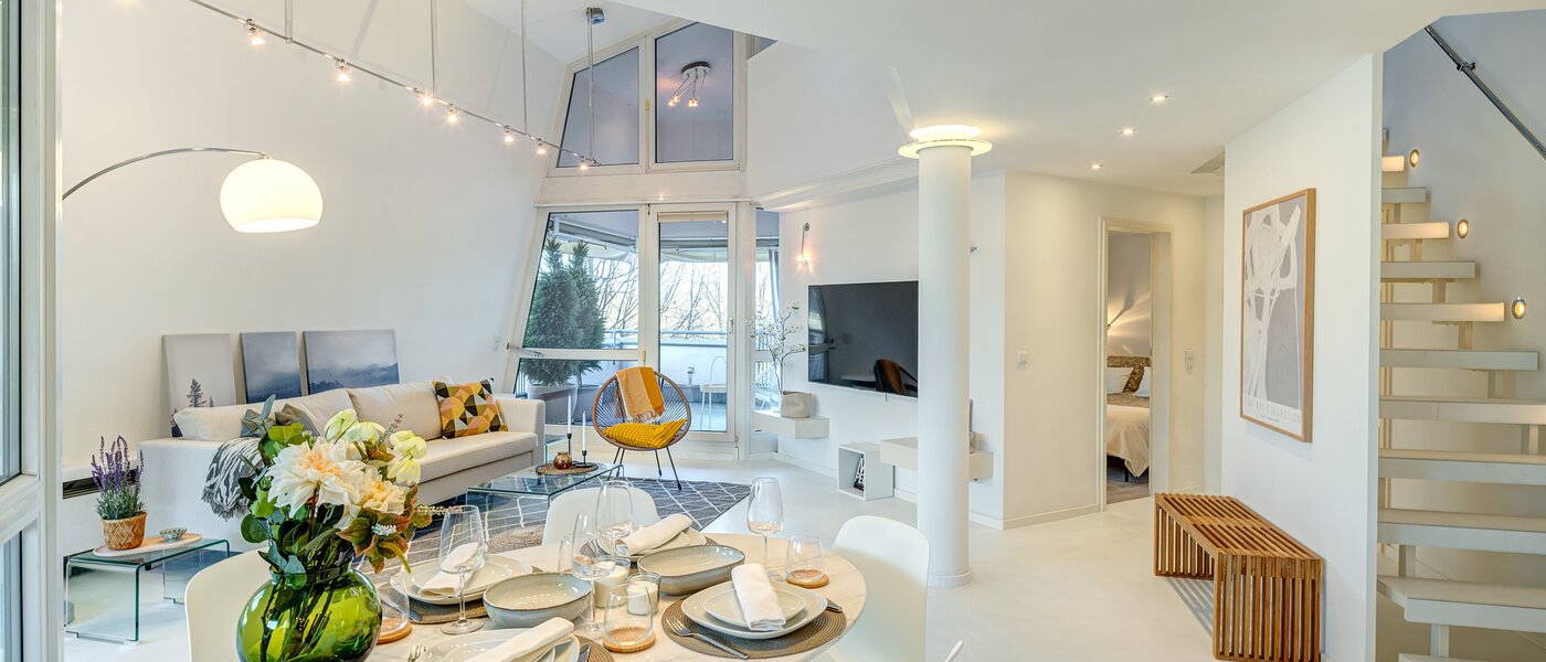 appartement style maisonnette avec mezzanine München Bogenhausen 02 pièce à vivre 13849