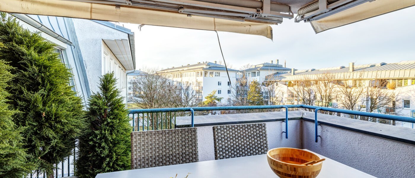 appartement style maisonnette avec mezzanine München Bogenhausen 02 1ère balcon 13849