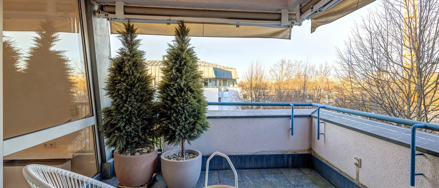 appartement style maisonnette avec mezzanine München Bogenhausen 01 2e balcon 13849