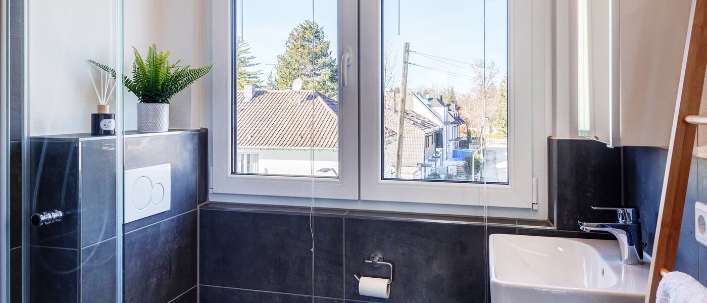 appartement sous les toits München Waldtrudering 01 salle de bain 13853