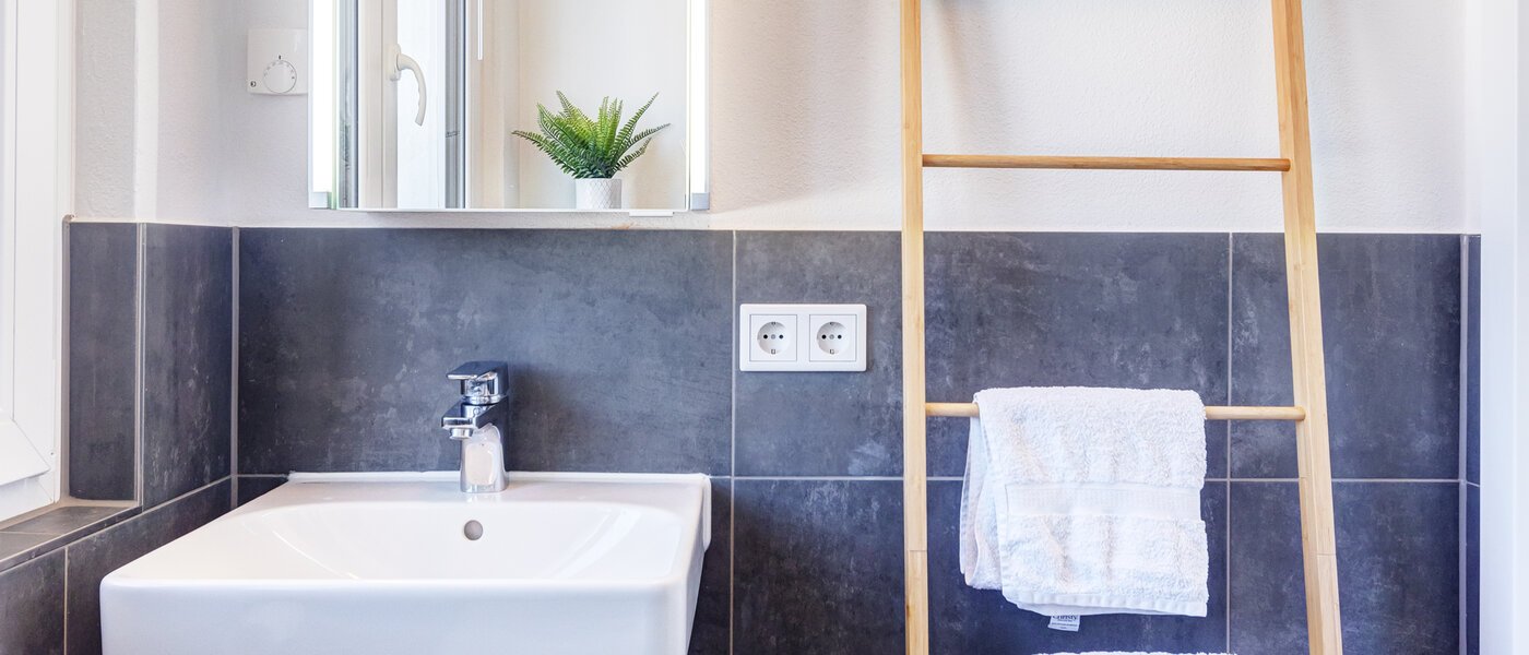 appartement sous les toits München Waldtrudering 02 salle de bain 13853