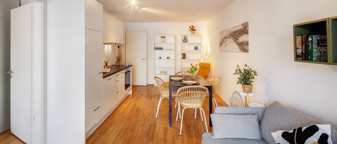 appartement München Neuhausen 04 pièce à vivre 13855