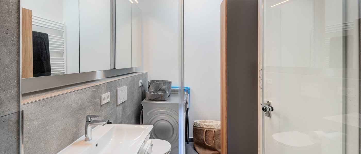 appartement avec terrasse sur le toit München Neuhausen 03 salle de bain 13934