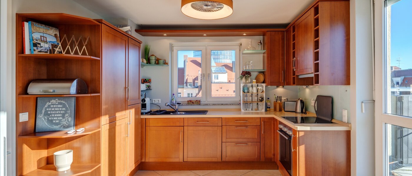 appartement avec terrasse sur le toit München Neuhausen 01 cuisine 13988