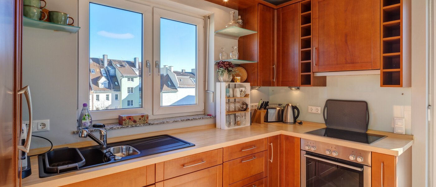 appartement avec terrasse sur le toit München Neuhausen 02 cuisine 13988
