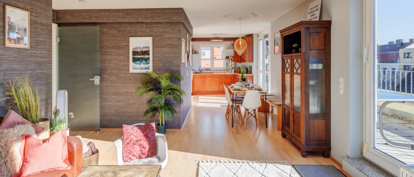 appartement avec terrasse sur le toit München Neuhausen 03 pièce à vivre 13988