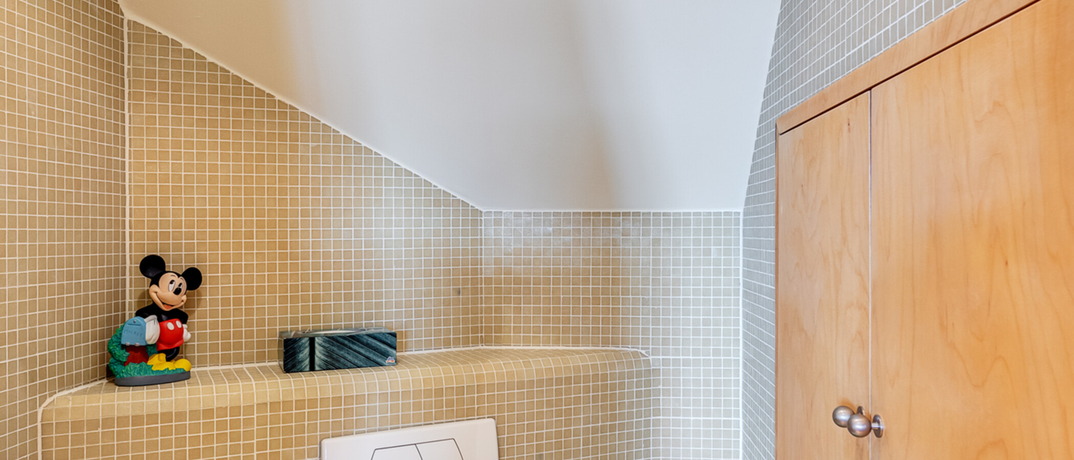 appartement style maisonnette avec mezzanine München Glockenbachviertel 01 toilettes séparées 13995