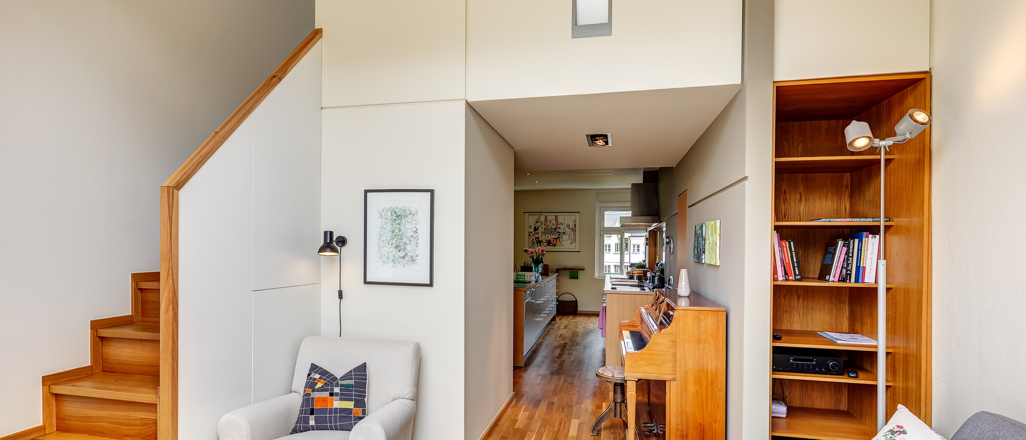 appartement style maisonnette avec mezzanine München Glockenbachviertel 03 pièce à vivre 13995