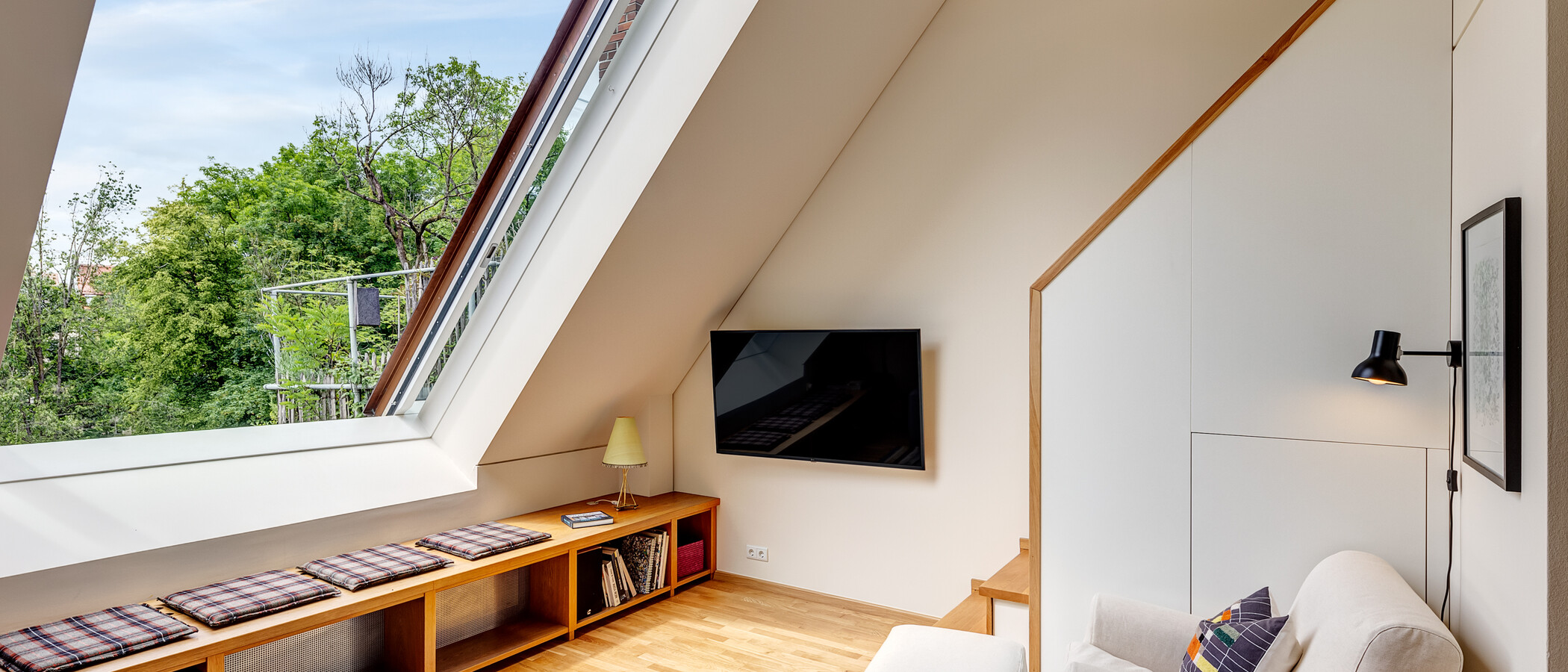 appartement style maisonnette avec mezzanine München Glockenbachviertel 04 pièce à vivre 13995