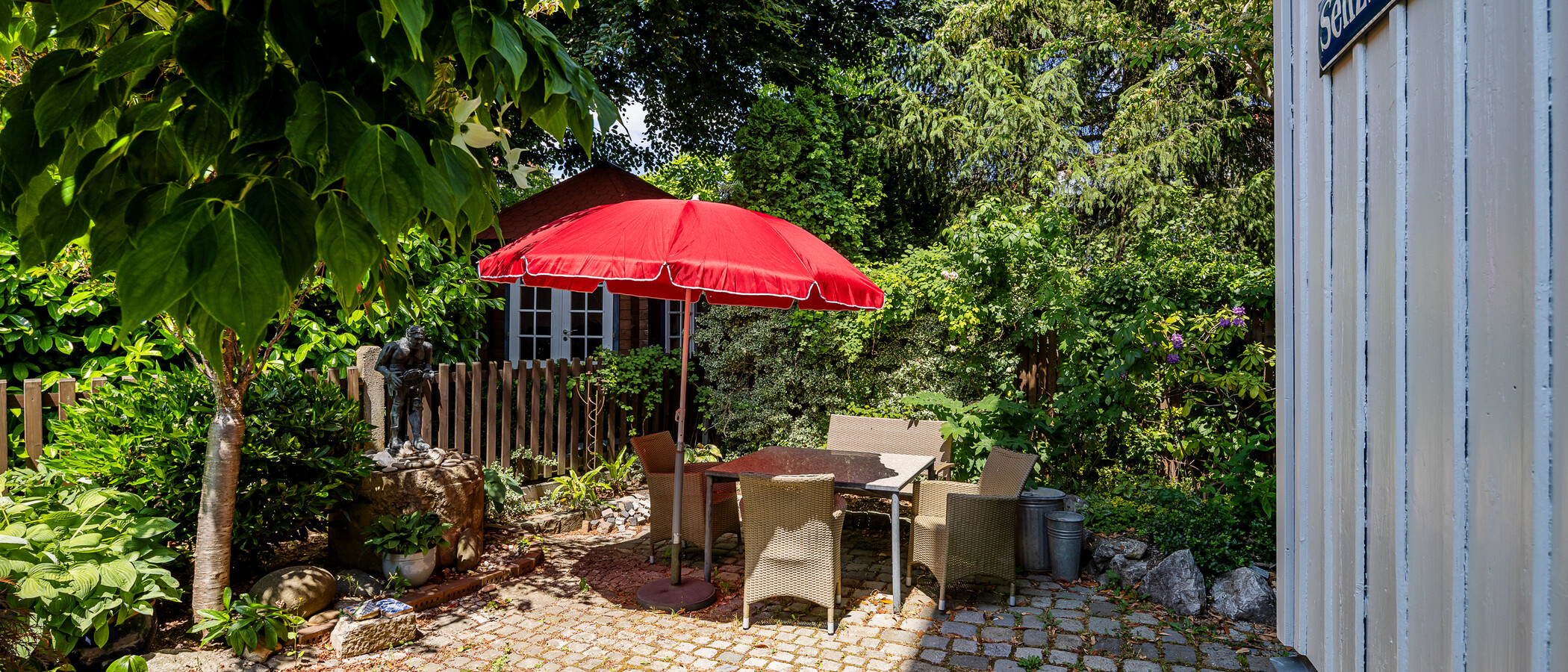 appartement sous les toits München Pasing 02 jardin commun 14002
