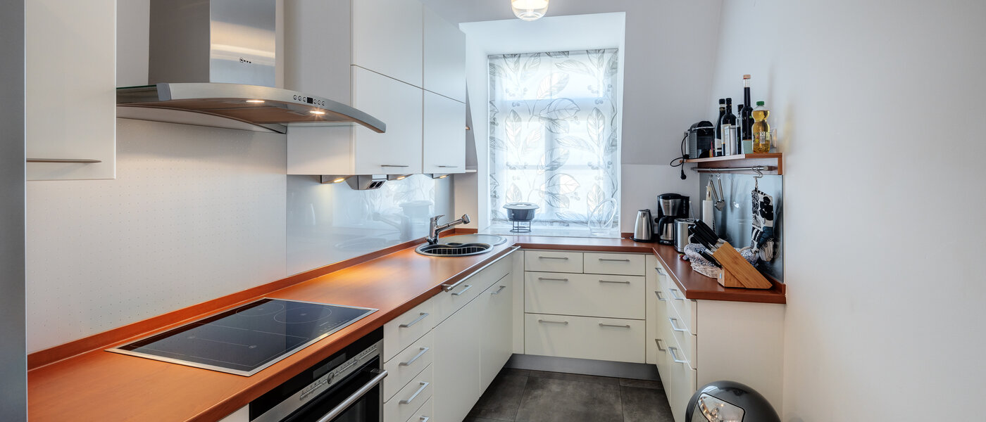 appartement style maisonnette München Lehel 01 cuisine 14018