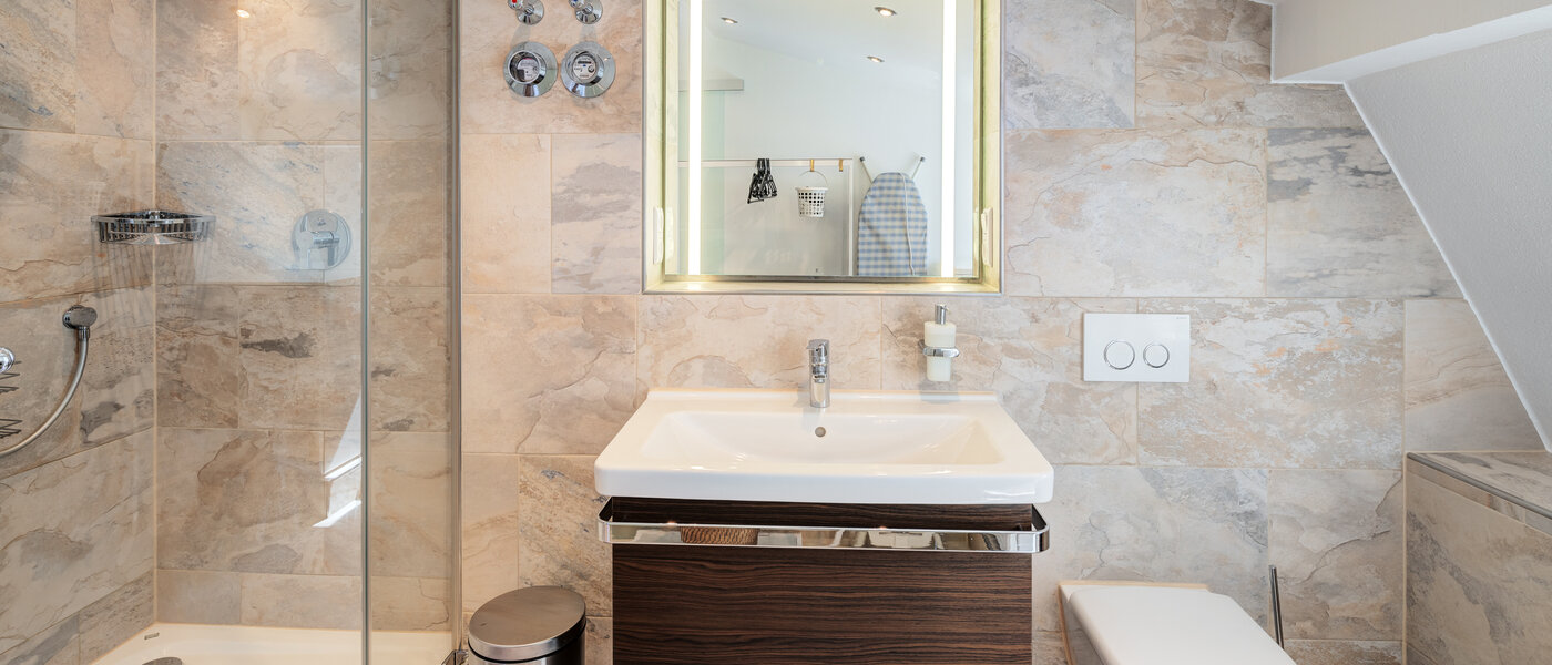 appartement style maisonnette München Lehel 02 salle de bain 14018