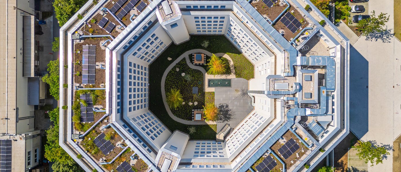 studio Unterföhring 02 cour intérieure 14046