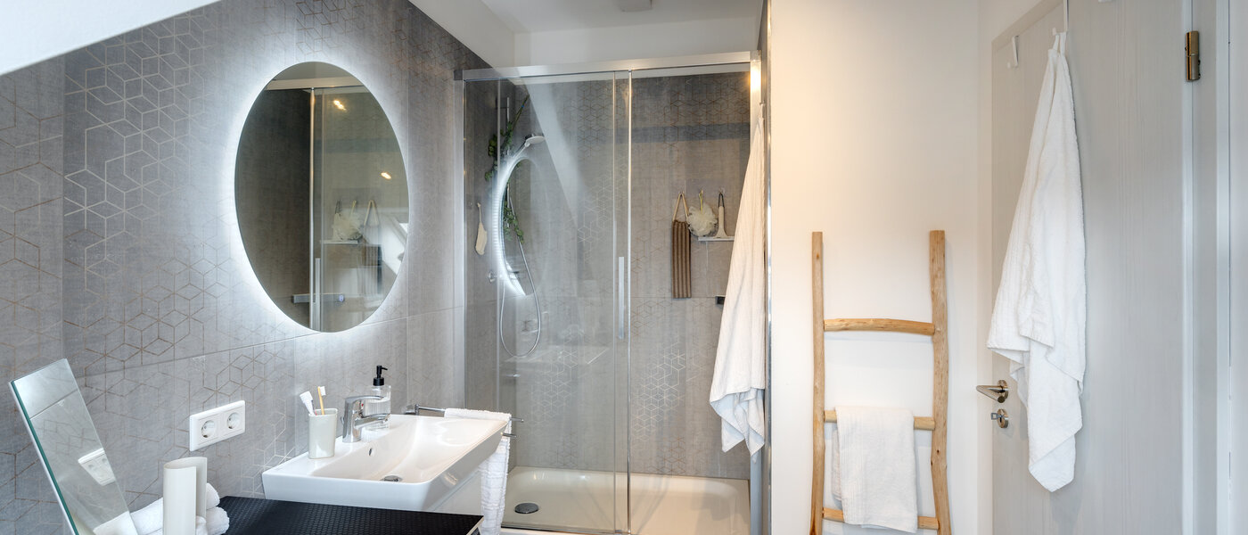 appartement sous les toits München Sendling 01 salle de bain 14059