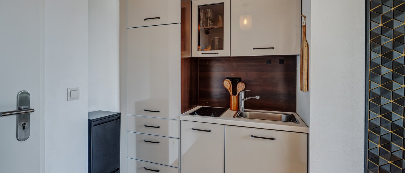 studio München Neuhausen 01 cuisine 14060