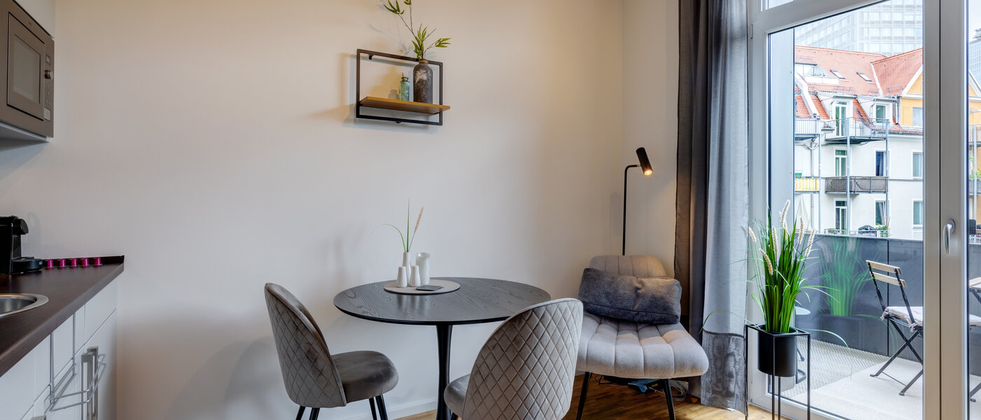 studio München Schwabing 04 pièce à vivre 14107