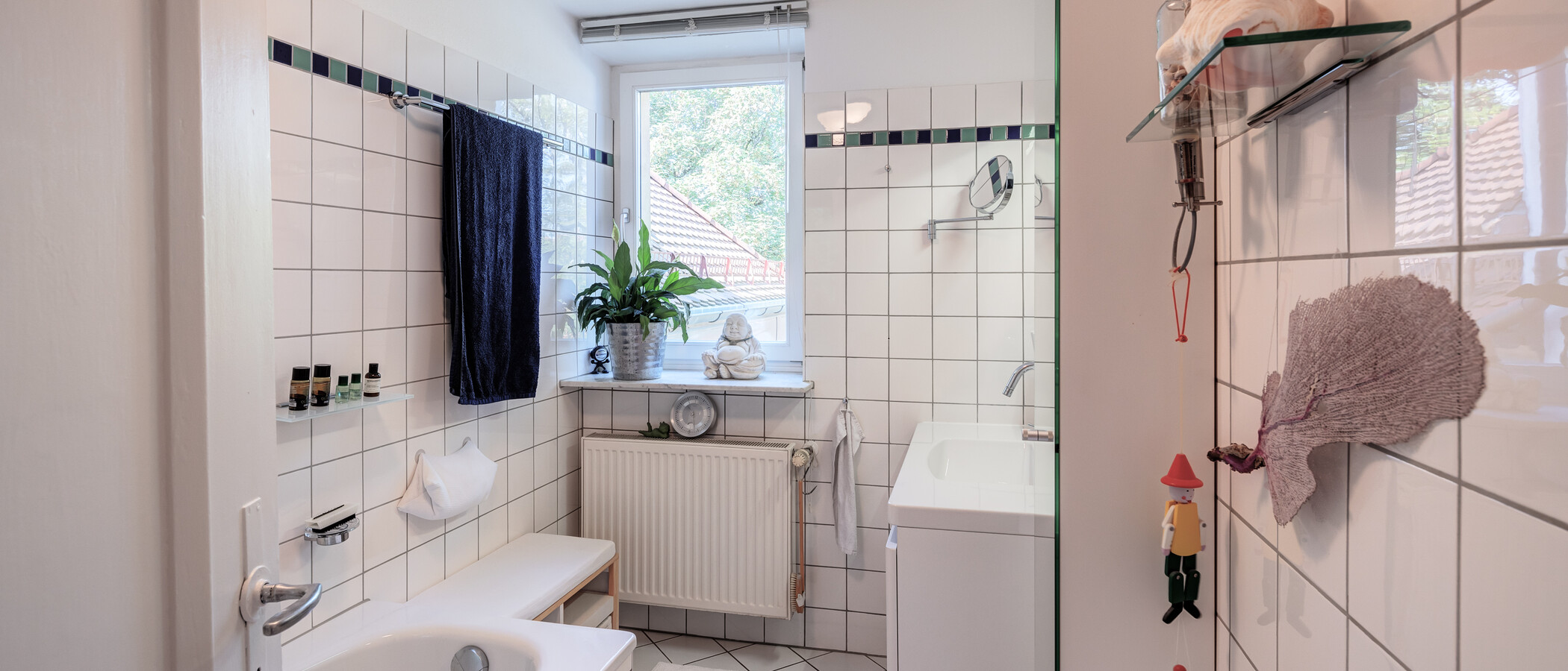 appartement sous les toits München Neuhausen 01 salle de bain 14119
