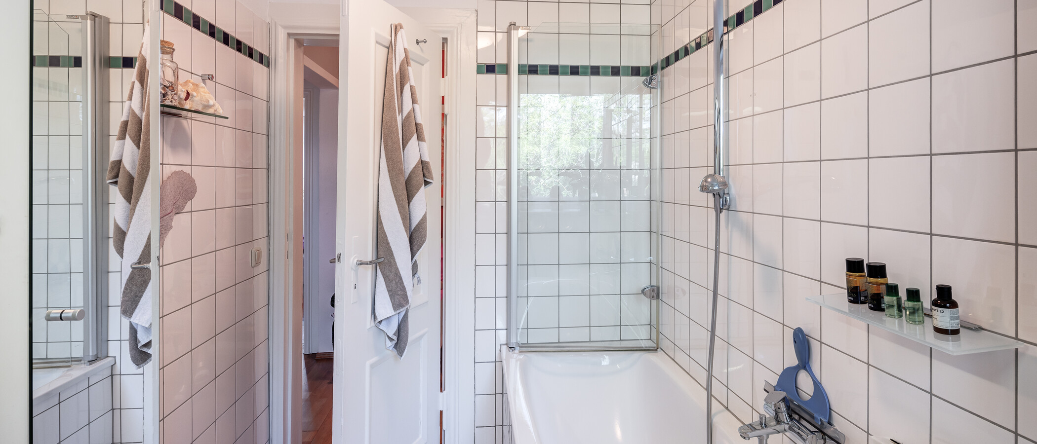 appartement sous les toits München Neuhausen 03 salle de bain 14119