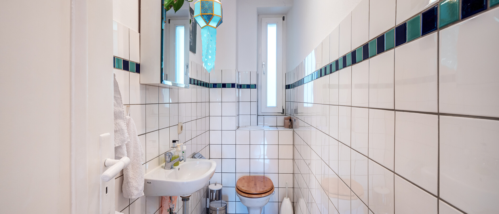 appartement sous les toits München Neuhausen 01 toilettes séparées 14119