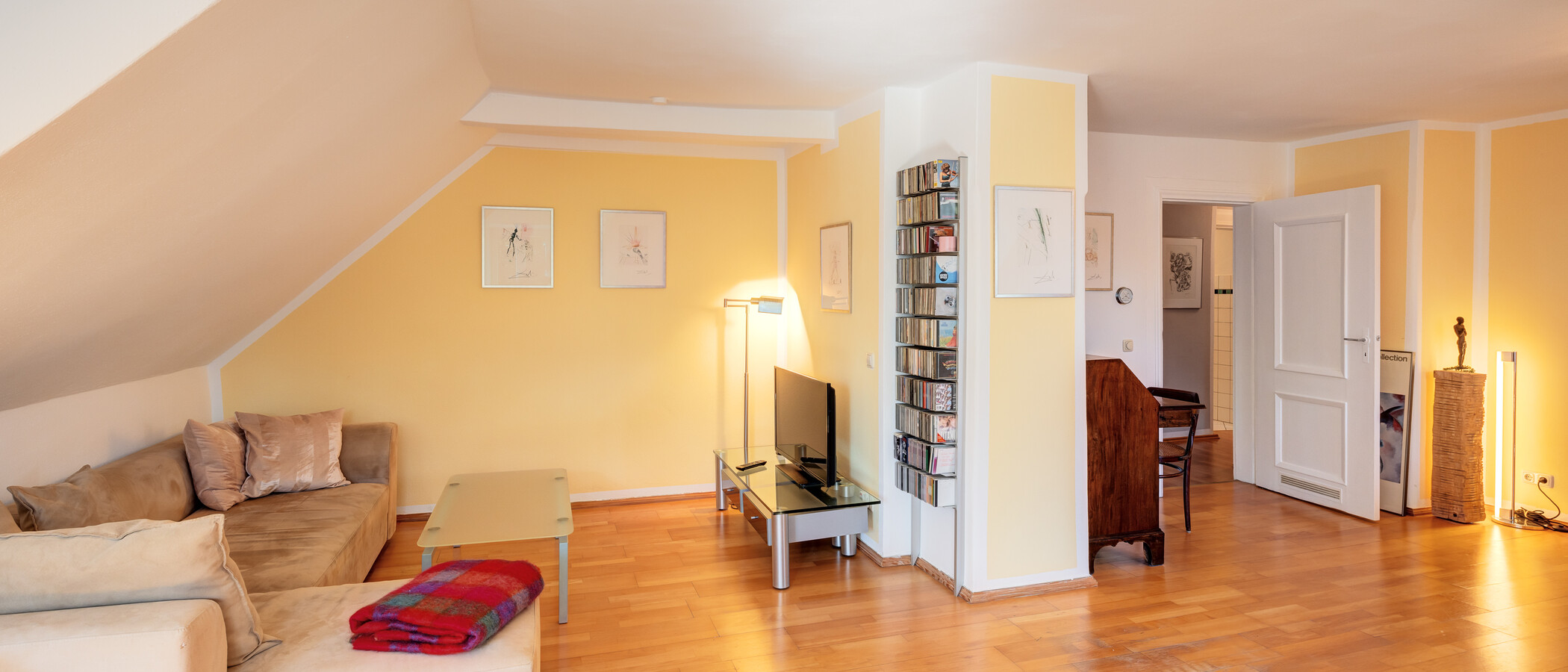 appartement sous les toits München Neuhausen 05 pièce à vivre 14119