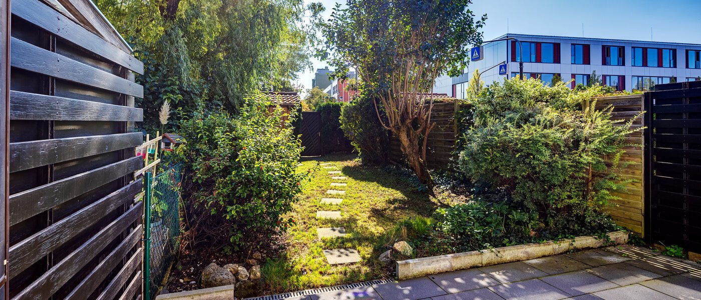 maison mitoyenne placée au milieu de la rangée Germering 01 terrasse 14170