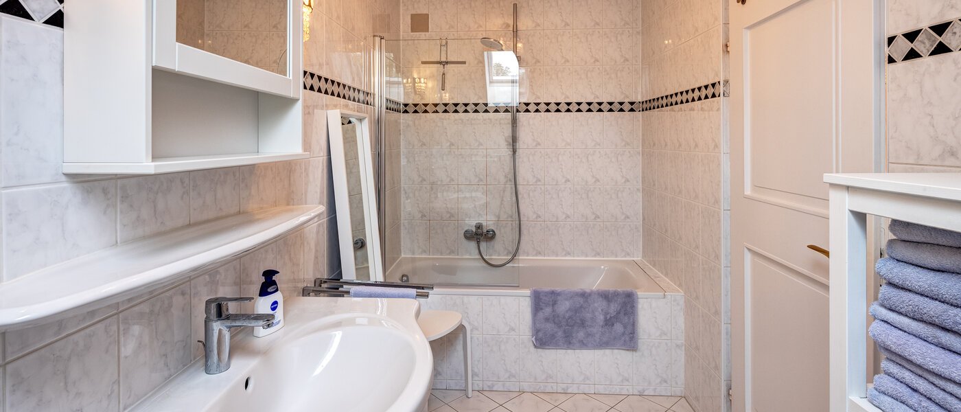 maison Berg am Starnberger See 03 1ère salle de bain 14208