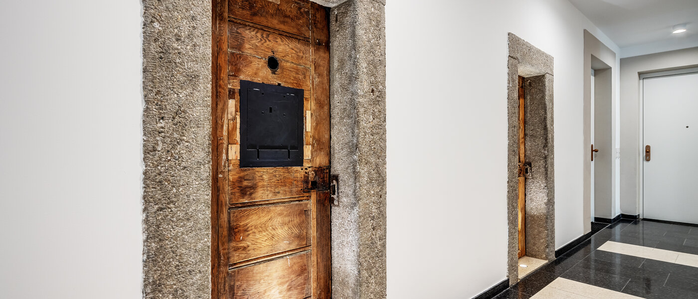 appartement München Au 01 escalier dans l‘immeuble 14250