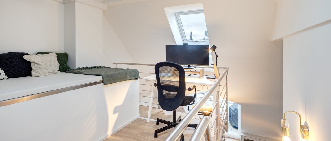 appartement sous les toits München Fasangarten 01 coin bureau 14268