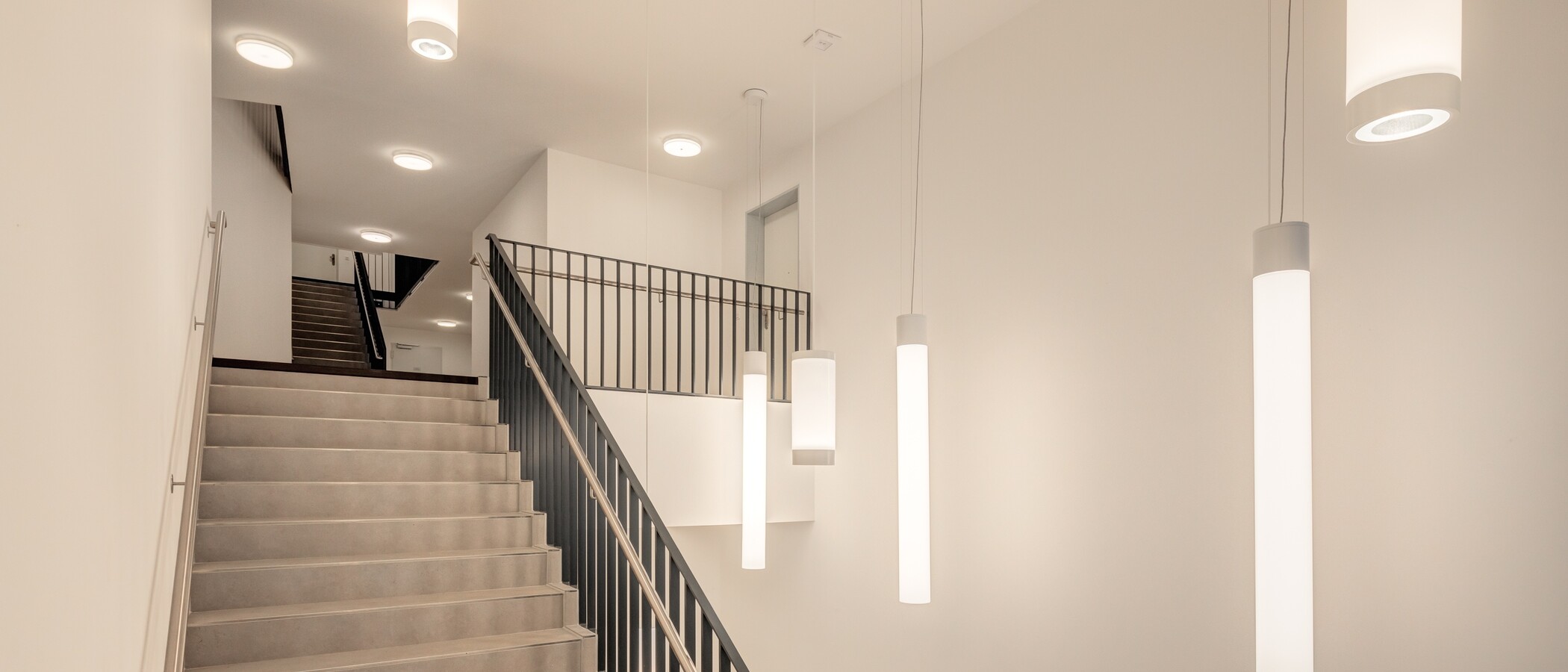 appartement München Neuperlach 02 escalier dans l‘immeuble 14284