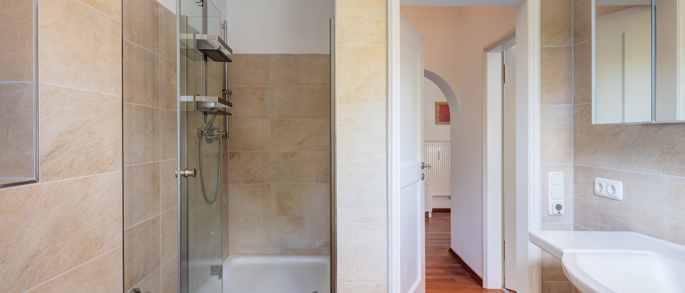 appartement avec terrasse sur le toit München Solln 04 2ème s. de bain 14396