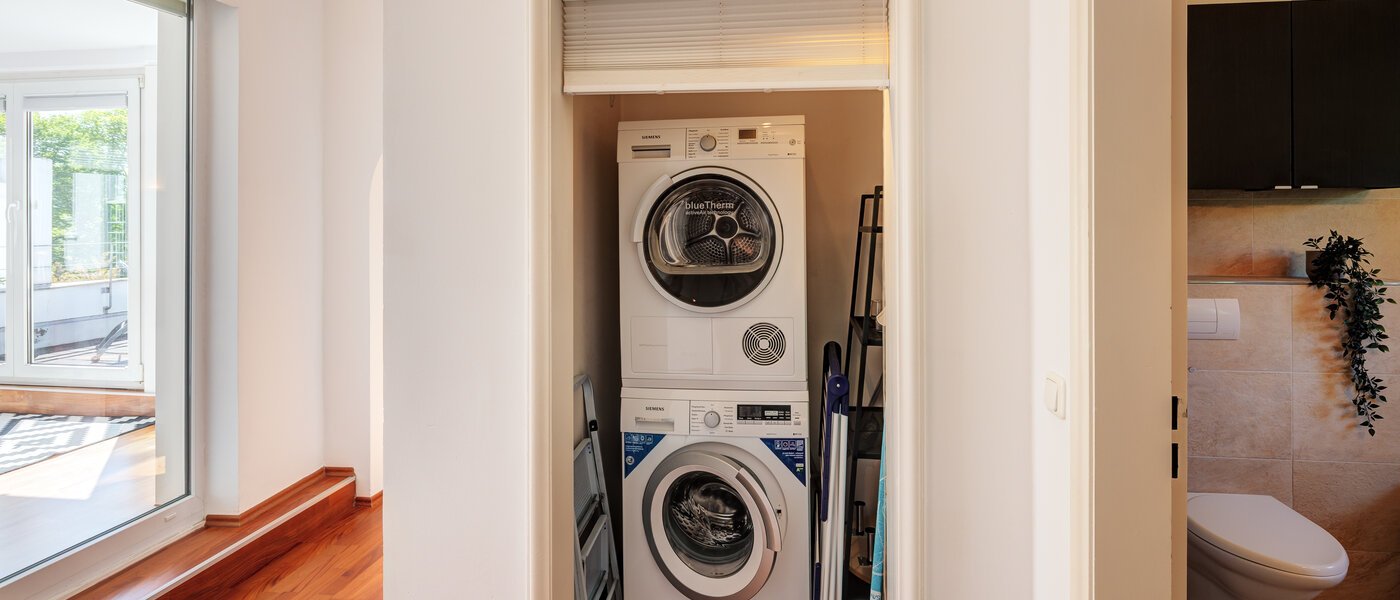 appartement avec terrasse sur le toit München Solln 01 débarras 14396