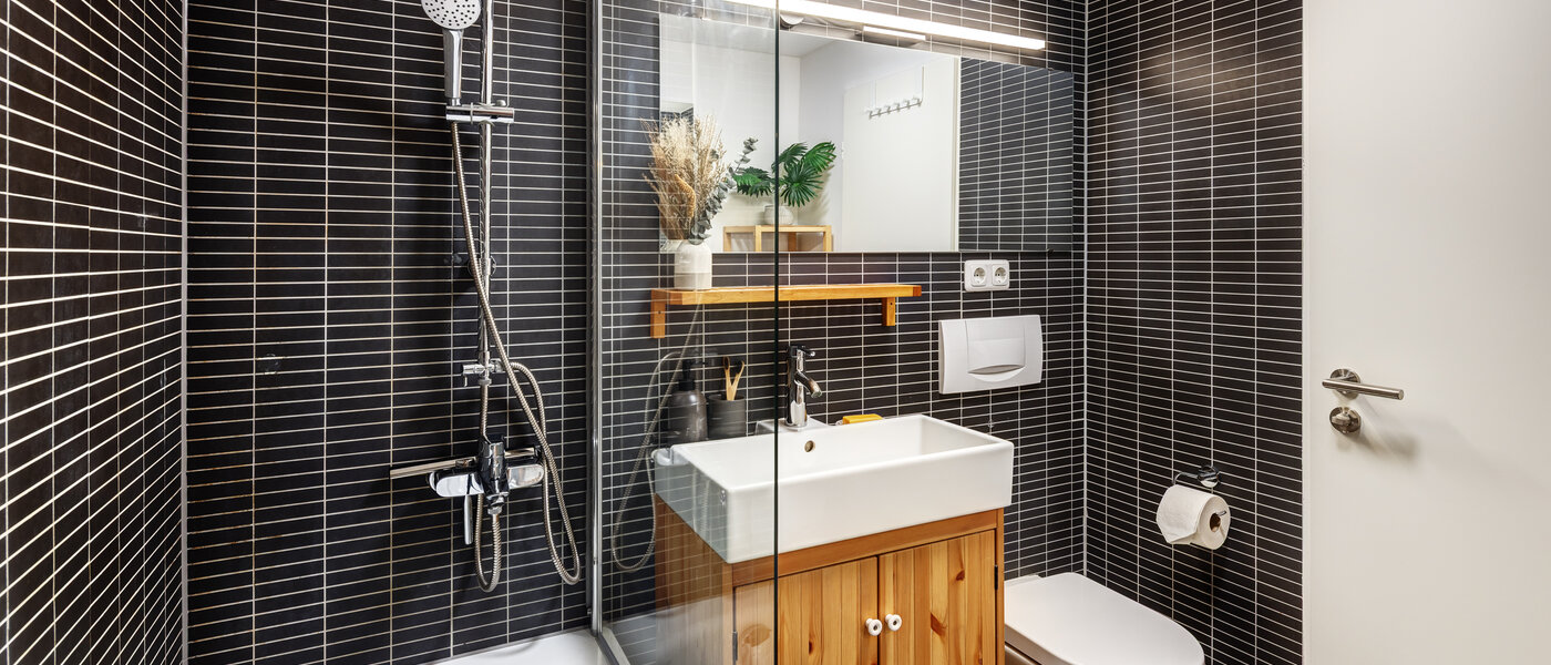 appartement style maisonnette avec mezzanine München Obersendling 02 salle de bain 14471