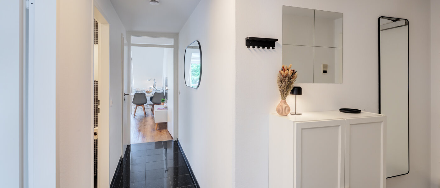 appartement style maisonnette avec mezzanine München Obersendling 02 entrée/couloir 14471