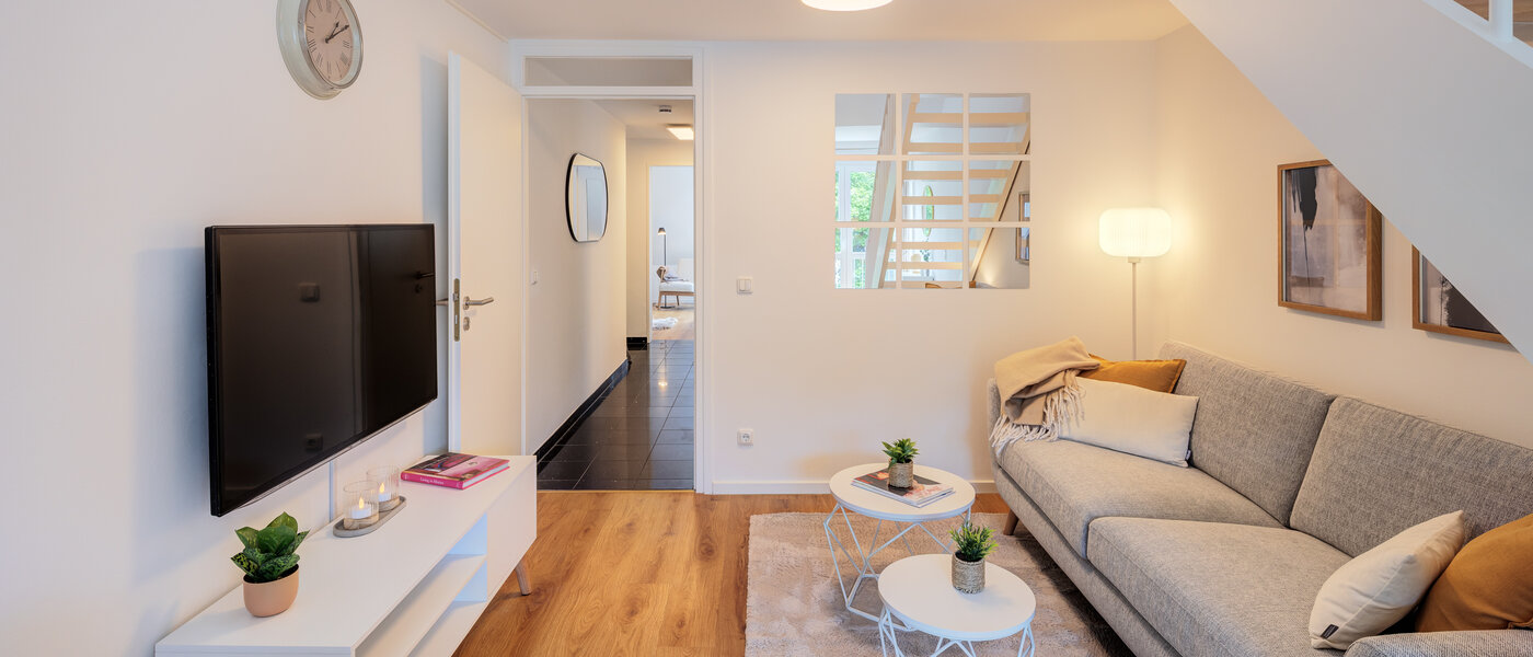 appartement style maisonnette avec mezzanine München Obersendling 05 pièce à vivre 14471