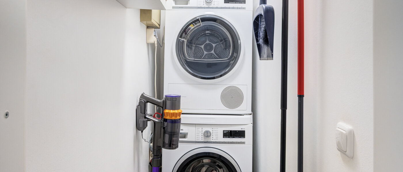 appartement style maisonnette avec mezzanine München Obersendling 01 1. débarras 14471