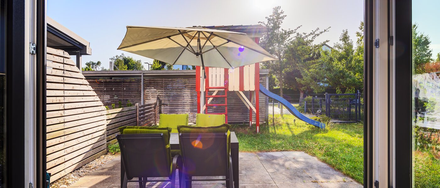 dernière maison de la rangée de maisons mitoyennes Karlsfeld 01 terrasse 14478