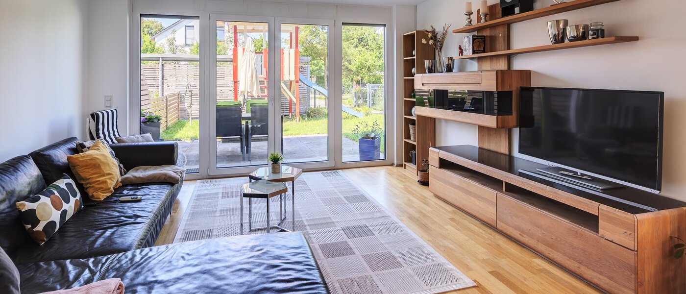 dernière maison de la rangée de maisons mitoyennes Karlsfeld 03 pièce à vivre 14478