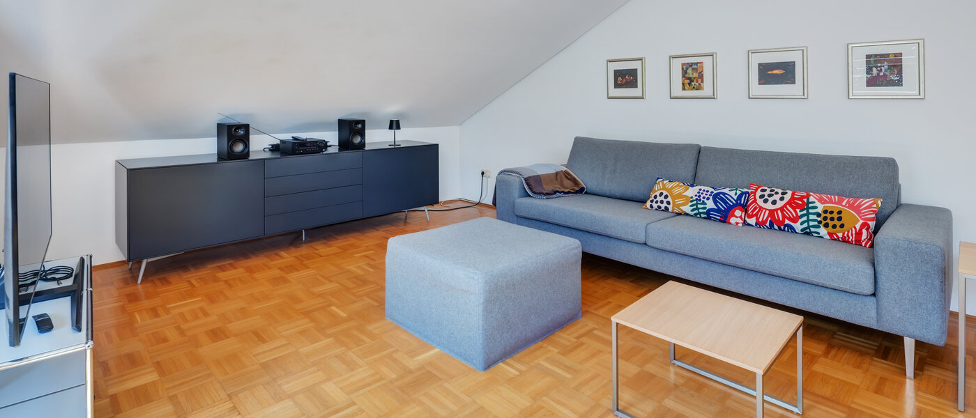 appartement sous les toits München Harlaching 02 pièce à vivre 14501