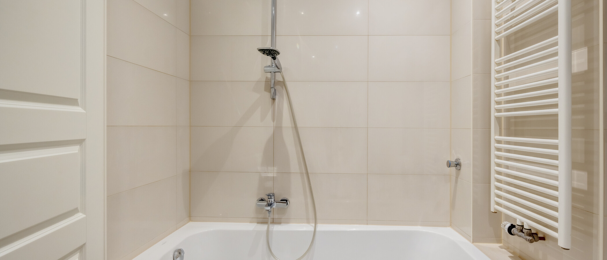appartement sous les toits München Neuhausen 03 salle de bain 14555